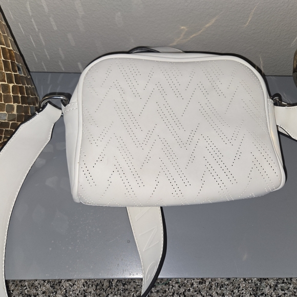 Armani Exchange White Crossbody Bag NWOT - Picture 4 of 5
